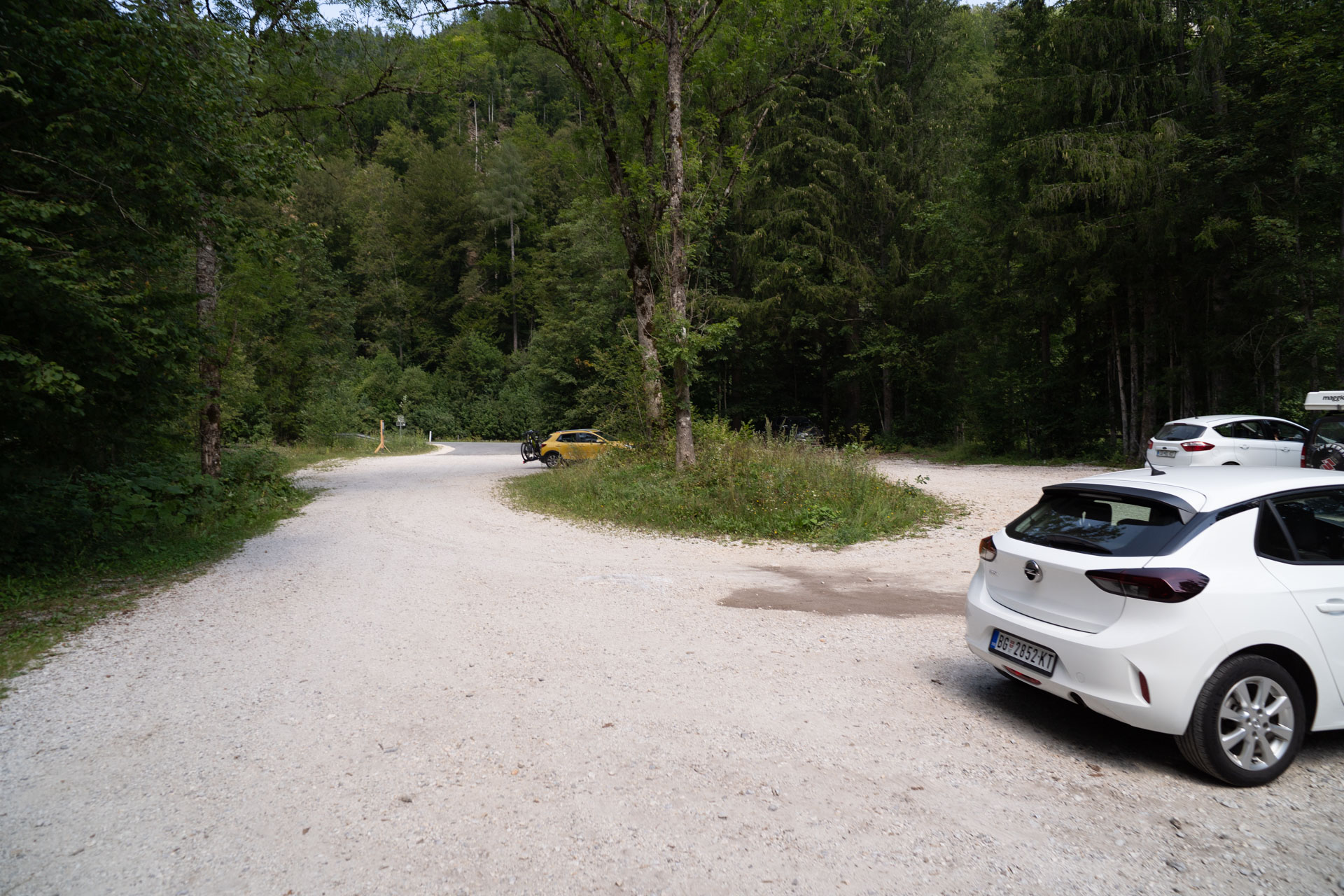 Parkirišče pred vstopom v dolino – Logarska dolina