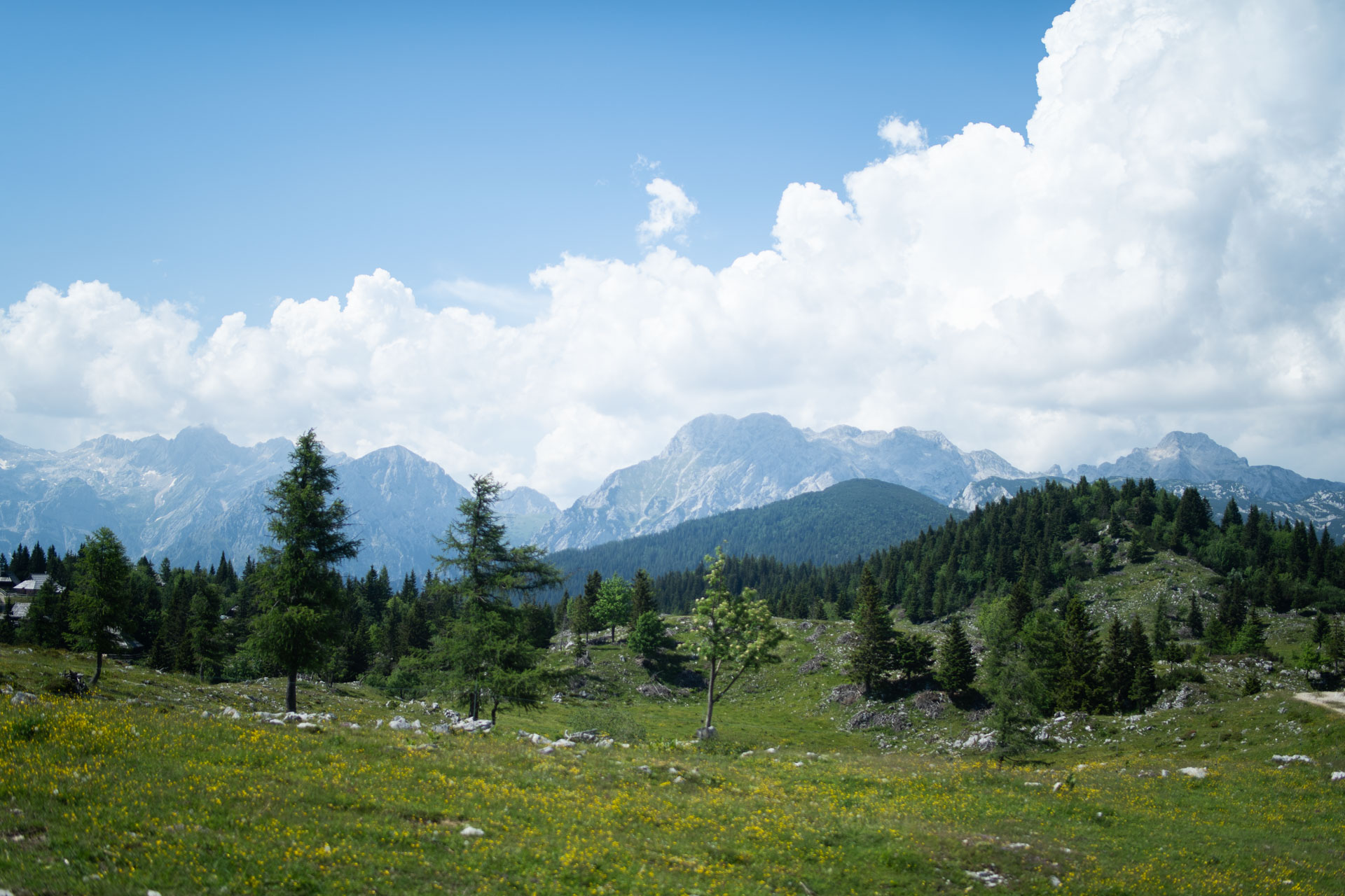 Pastirsko naselje in kapela Marije Snežne – Rakove ravni - Velika planina - Mala planina
